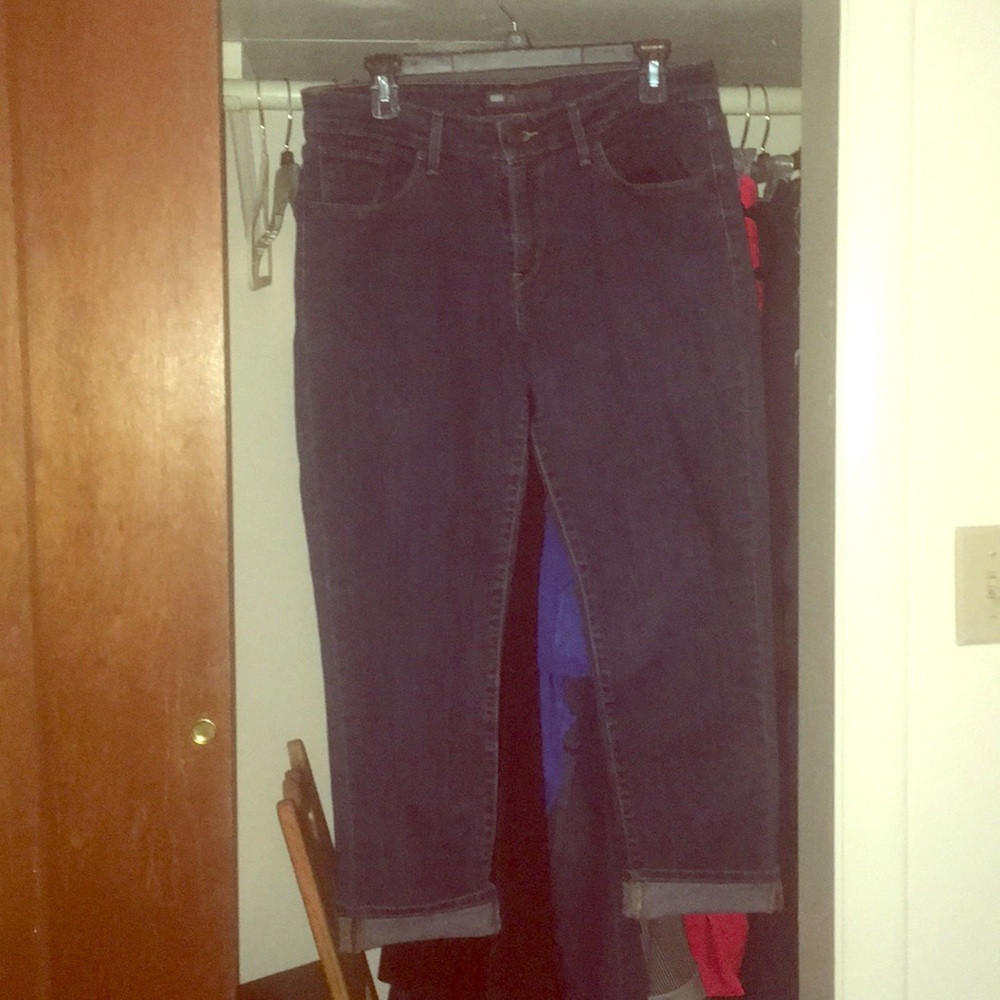 Levi dark wash capris